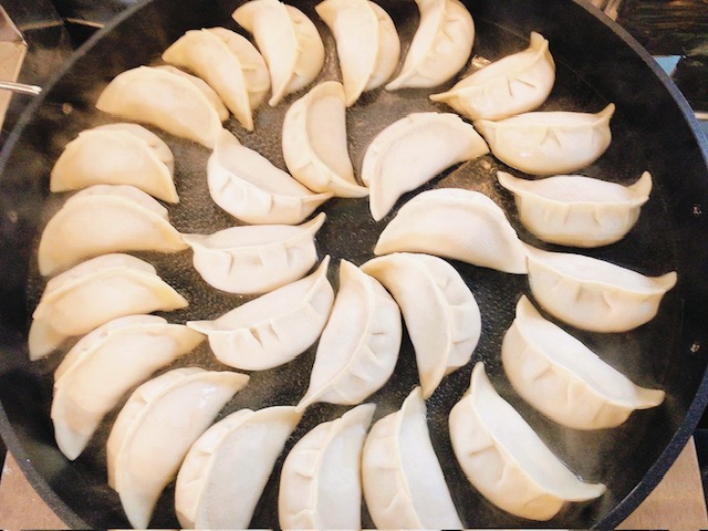 キッチンカー　餃子